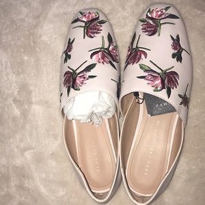 I’m selling these brand new Zara shoes